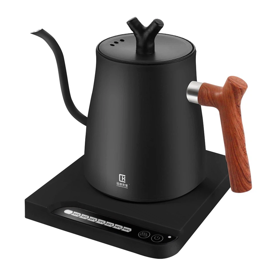 Czajnik elektryczny z wylewką na gęsiej szyi i drewnianą rączką